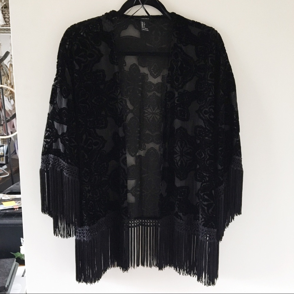 F21 Burned Velvet Fringe Black Kimono 🖤